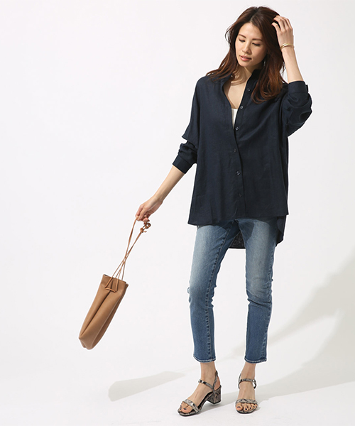 AZUL by moussy(アズールバイマウジー)の「リネン混ビッグシルエットショートシャツ(シャツ/ブラウス・レディース・ネイビー/ベージュ/オフホワイト・SMALL/MEDIUM)」の15枚目の写真