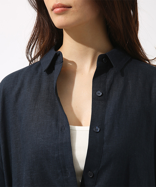 AZUL by moussy(アズールバイマウジー)の「リネン混ビッグシルエットショートシャツ(シャツ/ブラウス・レディース・ネイビー/ベージュ/オフホワイト・SMALL/MEDIUM)」の22枚目の写真