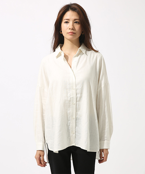AZUL by moussy(アズールバイマウジー)の「リネン混ビッグシルエットショートシャツ(シャツ/ブラウス・レディース・ネイビー/ベージュ/オフホワイト・SMALL/MEDIUM)」の4枚目の写真