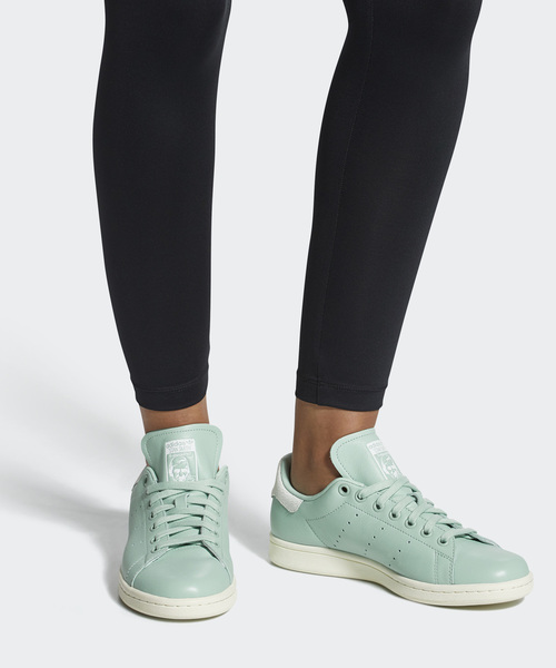 adidas(アディダス)の「スタンスミス STAN SMITH W オリジナルス(スニーカー・レディース・ホワイト/ライトグリーン・27.0cm/24.0cm/23.5cm/23.0cm/26.5cm/25.5cm/22.5cm/28.0cm/27.5cm/26.0cm/24.5cm/25.0cm/22.0cm)」の12枚目の写真