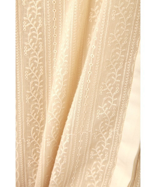 JILL STUART（ジルスチュアート）の「◆ハーレイエンブロイダリーボリューム袖ブラウス（シャツ/ブラウス・レディース・ブラック/ベージュ/ボルドー・SMALL/MEDIUM）」の9枚目の写真