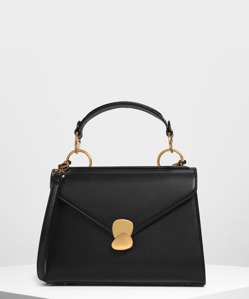 CHARLES & KEITH(チャールズ & キース)の「メタルディテールプッシュロックハンドバッグ / Metal Detail Push-Lock Handbag(ハンドバッグ・レディース・ブラック/マルーン/サックスブルー/スモークピンク・L)」の1枚目の写真