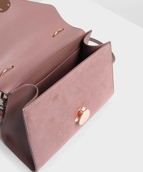 CHARLES & KEITH(チャールズ & キース)の「メタルディテールプッシュロックハンドバッグ / Metal Detail Push-Lock Handbag(ハンドバッグ・レディース・ブラック/マルーン/サックスブルー/スモークピンク・L)」の16枚目の写真