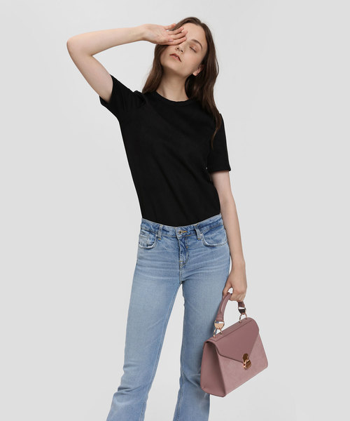 CHARLES & KEITH(チャールズ & キース)の「メタルディテールプッシュロックハンドバッグ / Metal Detail Push-Lock Handbag(ハンドバッグ・レディース・ブラック/マルーン/サックスブルー/スモークピンク・L)」の17枚目の写真