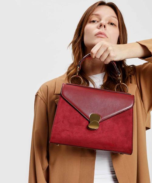 CHARLES & KEITH(チャールズ & キース)の「メタルディテールプッシュロックハンドバッグ / Metal Detail Push-Lock Handbag(ハンドバッグ・レディース・ブラック/マルーン/サックスブルー/スモークピンク・L)」の18枚目の写真
