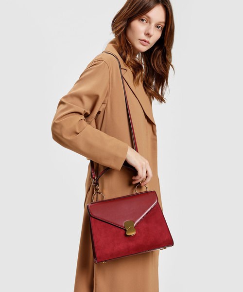 CHARLES & KEITH(チャールズ & キース)の「メタルディテールプッシュロックハンドバッグ / Metal Detail Push-Lock Handbag(ハンドバッグ・レディース・ブラック/マルーン/サックスブルー/スモークピンク・L)」の22枚目の写真