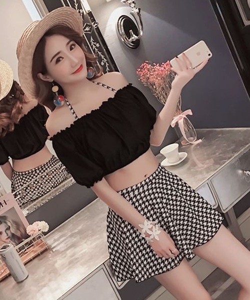 TeddyShop（テディショップ）の「レディース 水着体型カバー オフショルダー ビキニ スカート ショートパンツ 4点セット【WEB限定】（水着・レディース・ブラック/ピンク/ブラック系その他2/ブラック系その他3/ブラック系その他4/ブラック系その他5/ブラック系その他/カーキ/グレー/ネイビー/オレンジ/グリーン/ホワイト×ブルー/カーキブラウン/ホワイト×ブラック/ブラックミックス/ブラック×ブラック/ブラック系その他6・M/L/XL）」の20枚目の写真