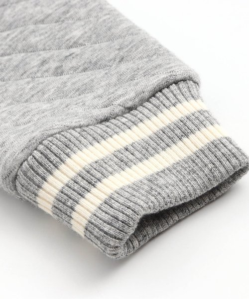 BREEZE（ブリーズ）の「キルティングトレーナー（スウェット・キッズ・ネイビー/グレー/マスタード/ワインレッド・90/100/110/120/80/130/140）」の5枚目の写真