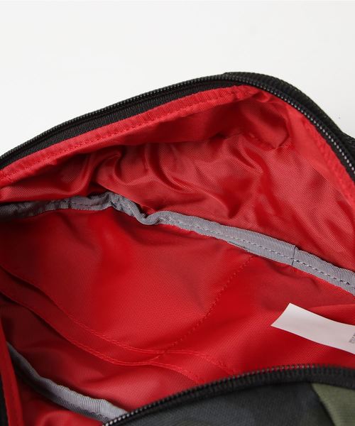 UNDER ARMOUR（アンダーアーマー）の「メンズトレーニングバックパック / ファニーパック（ボディバッグ/ウエストポーチ・メンズ・ヘザーグレー/ブラック/ブラウン系カモフラージュ/カーキ・ONESIZE）」の14枚目の写真