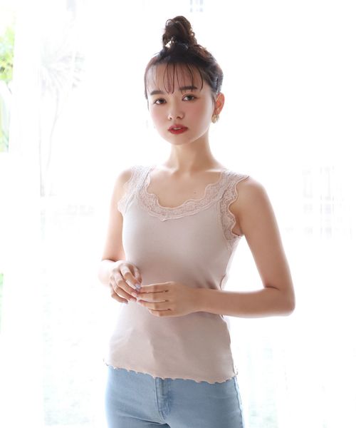 one after another NICE CLAUP（ワンアフターアナザーナイスクラップ）の「テレコレースインナータンクトップ（タンクトップ・レディース・モカ/オフホワイト/ベージュ・FREE）」の4枚目の写真