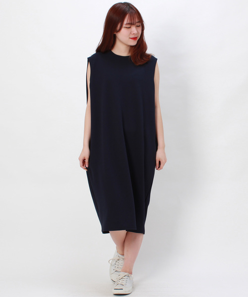 TRUDEA(トルディア)の「カットジョーゼット ノースリーブワンピース(ワンピース・レディース・マスタード/ネイビー/グリーン/ブラック・MEDIUM)」の4枚目の写真