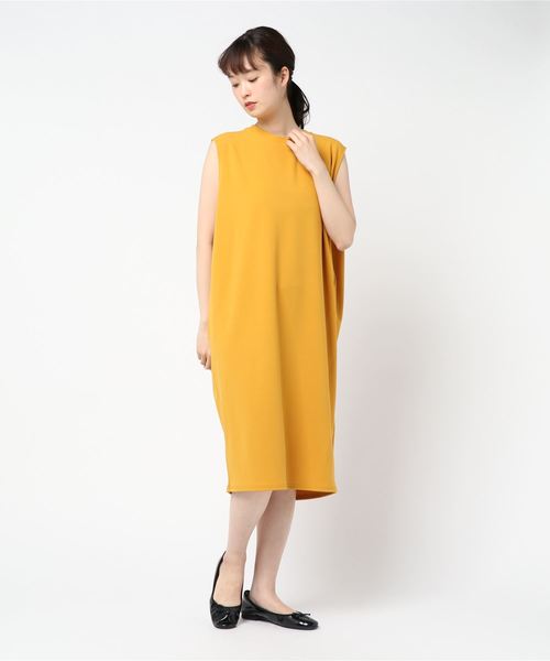 TRUDEA(トルディア)の「カットジョーゼット ノースリーブワンピース(ワンピース・レディース・マスタード/ネイビー/グリーン/ブラック・MEDIUM)」の8枚目の写真