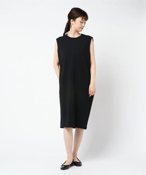 TRUDEA(トルディア)の「カットジョーゼット ノースリーブワンピース(ワンピース・レディース・マスタード/ネイビー/グリーン/ブラック・MEDIUM)」の9枚目の写真
