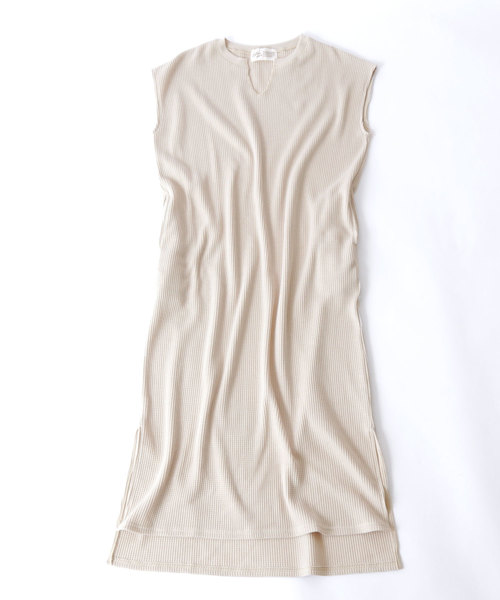 Chaco closet(チャコ クローゼット)の「ポケット付きサーマル スキッパー スリットロングワンピース(ワンピース・レディース・オフホワイト/ブラック/杢グレー/オリーブ/ネイビー/バイオレット/ベージュ・FREE)」の8枚目の写真