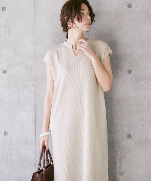 Chaco closet(チャコ クローゼット)の「ポケット付きサーマル スキッパー スリットロングワンピース(ワンピース・レディース・オフホワイト/ブラック/杢グレー/オリーブ/ネイビー/バイオレット/ベージュ・FREE)」の19枚目の写真