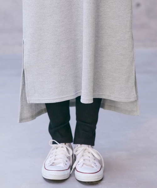 Chaco closet(チャコ クローゼット)の「ポケット付きサーマル スキッパー スリットロングワンピース(ワンピース・レディース・オフホワイト/ブラック/杢グレー/オリーブ/ネイビー/バイオレット/ベージュ・FREE)」の13枚目の写真