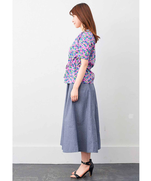 IEDIT(イディット)の「IEDIT フレンチムードプリントブラウス(シャツ/ブラウス・レディース・ピンク/ブラック×レッド・SMALL/MEDIUM/LARGE/X-LARGE/XX-LARGE)」の4枚目の写真