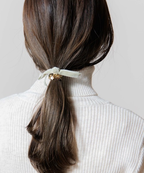 flower(フラワー)の「メテオリボンヘアゴム(ヘアゴム・レディース・カーキ/アイボリー/グレー/ブルー/ブラック/ピンク/ベージュ/パープル/グリーン・FREE)」の6枚目の写真