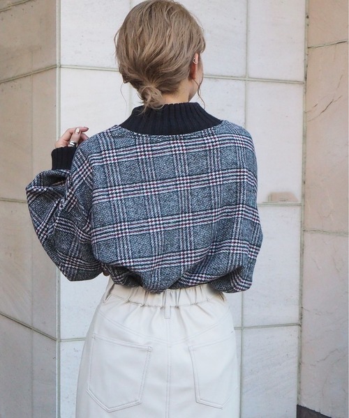 tiptop(ティップトップ)の「ニットリブ使いハイネックプルオーバー(スウェット・レディース・アイボリー/ブラック/ダークグレー/グレイッシュベージュ/ブルー/パープル/スモークピンク/B/A/D/E/C/F・FREE)」の21枚目の写真