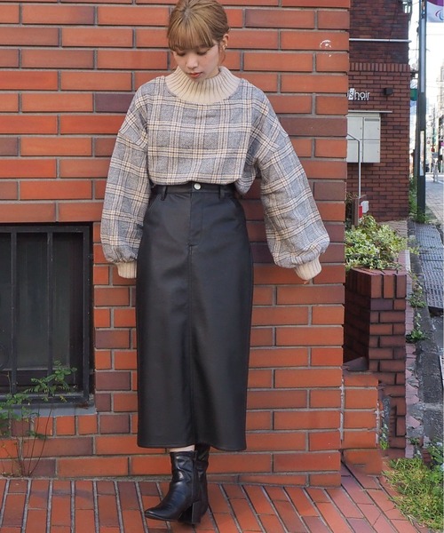 tiptop(ティップトップ)の「ニットリブ使いハイネックプルオーバー(スウェット・レディース・アイボリー/ブラック/ダークグレー/グレイッシュベージュ/ブルー/パープル/スモークピンク/B/A/D/E/C/F・FREE)」の16枚目の写真