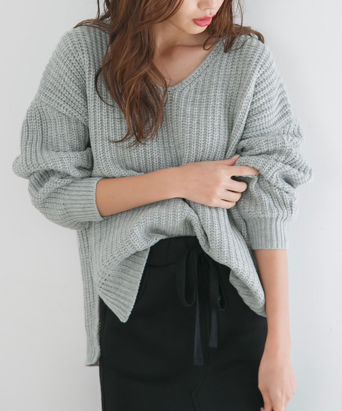 rectangle（レクタングル）の「サイドスリット畦編みＶネックニット（ニット/セーター・レディース・ブラック/ネイビー/ブルー/アイボリー/ボルドー/モカ/杢グレー/ピンク系その他・MEDIUM/LARGE）」の5枚目の写真