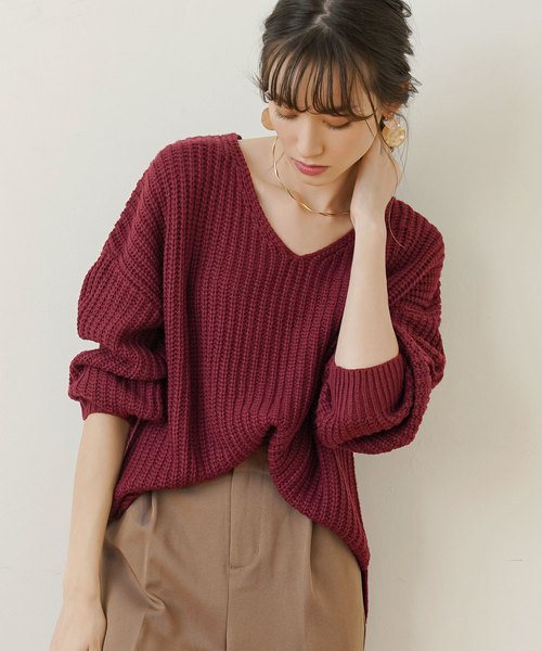 rectangle（レクタングル）の「サイドスリット畦編みＶネックニット（ニット/セーター・レディース・ブラック/ネイビー/ブルー/アイボリー/ボルドー/モカ/杢グレー/ピンク系その他・MEDIUM/LARGE）」の8枚目の写真