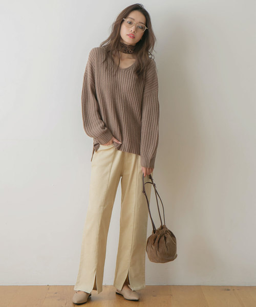 rectangle（レクタングル）の「サイドスリット畦編みＶネックニット（ニット/セーター・レディース・ブラック/ネイビー/ブルー/アイボリー/ボルドー/モカ/杢グレー/ピンク系その他・MEDIUM/LARGE）」の11枚目の写真