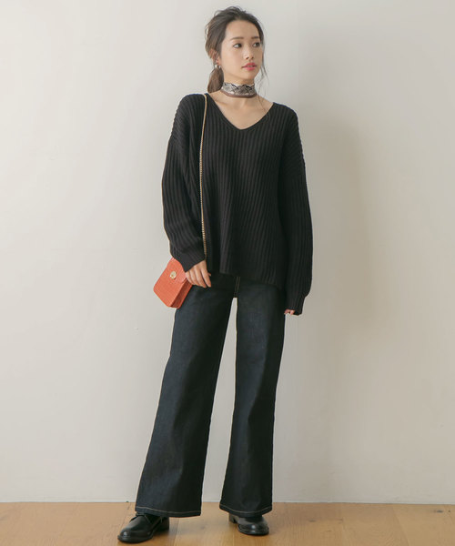 rectangle（レクタングル）の「サイドスリット畦編みＶネックニット（ニット/セーター・レディース・ブラック/ネイビー/ブルー/アイボリー/ボルドー/モカ/杢グレー/ピンク系その他・MEDIUM/LARGE）」の13枚目の写真