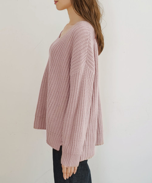 rectangle（レクタングル）の「サイドスリット畦編みＶネックニット（ニット/セーター・レディース・ブラック/ネイビー/ブルー/アイボリー/ボルドー/モカ/杢グレー/ピンク系その他・MEDIUM/LARGE）」の16枚目の写真