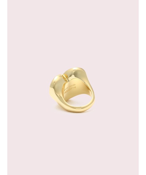 kate spade new york（ケイトスペード ニューヨーク）の「ヘリテージ スペード パヴェ スクリプト ハート リング（リング