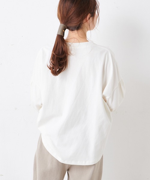 PUAL CE CIN(ピュアルセシン)の「エンボスロゴトート付きロゴ刺繍プルオーバー(Tシャツ/カットソー・レディース・ブラック/ホワイト/オリーブ・FREE)」の6枚目の写真
