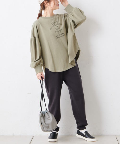 PUAL CE CIN(ピュアルセシン)の「エンボスロゴトート付きロゴ刺繍プルオーバー(Tシャツ/カットソー・レディース・ブラック/ホワイト/オリーブ・FREE)」の13枚目の写真