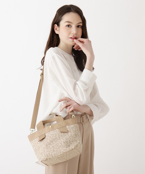 DRESKIP（ドレスキップ）の「◆キャンバス2WAYあおりト－ト（トートバッグ・レディース・アイボリー/ブラック系3/ベージュ系3・00）」の5枚目の写真