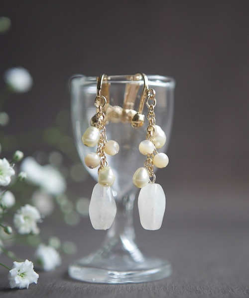tone(トーン)の「【SPICY COLORS】天然石の春色イヤリング(イヤリング・レディース・グリーン/イエロー/ピンク・FREE)」の1枚目の写真