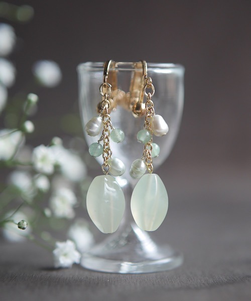 tone(トーン)の「【SPICY COLORS】天然石の春色イヤリング(イヤリング・レディース・グリーン/イエロー/ピンク・FREE)」の2枚目の写真