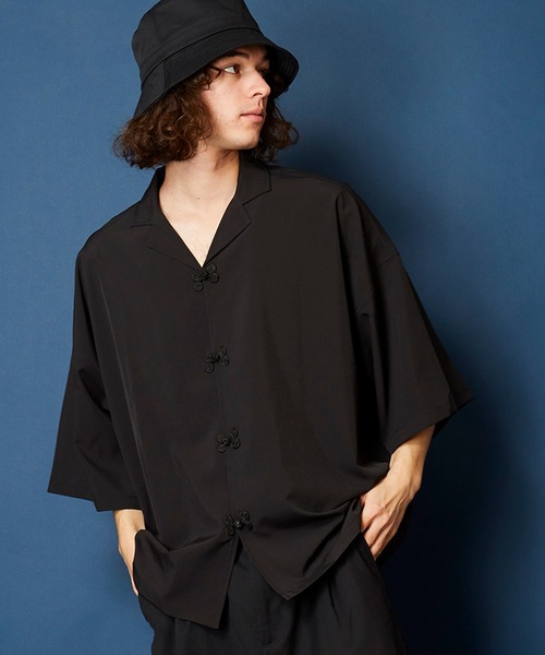 MEMENTISM(メメントイズム)の「ルーズビッグシルエットチャイナ開襟アロハシャツ(シャツ/ブラウス・メンズ・ネイビー/ブルー/グリーン/ウィート/ブラウン/ブラック/ブラウン系/ピンク系/パープル系/ベージュ系/グリーン系/ブラック系/ダークグリーン系/ライトグリーン系/ネイビー系/グレー系・FREE)」の1枚目の写真