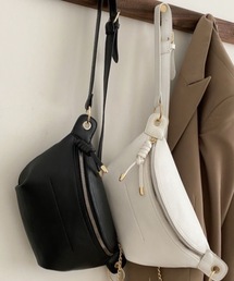 KOR | チェーン付きボディバック　斜めがけ(ボディバッグ/ウエストポーチ)