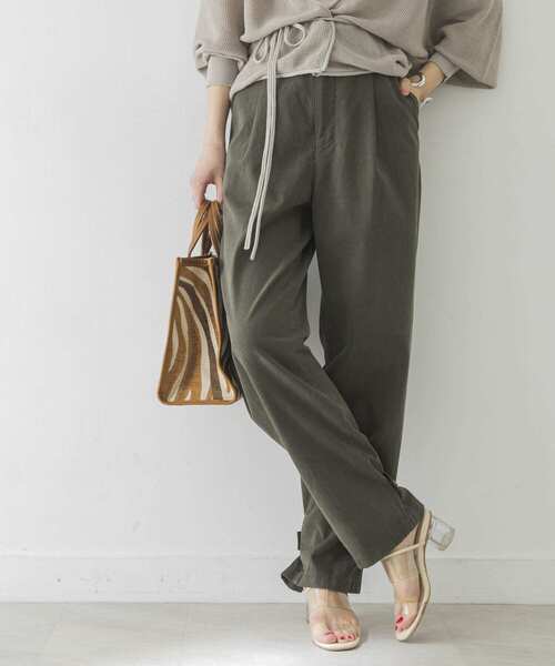 URBAN RESEARCH（アーバンリサーチ）の「ヘムベルトタックパンツ（その他パンツ・レディース・ホワイト系その他/カーキ・38/36）」の4枚目の写真