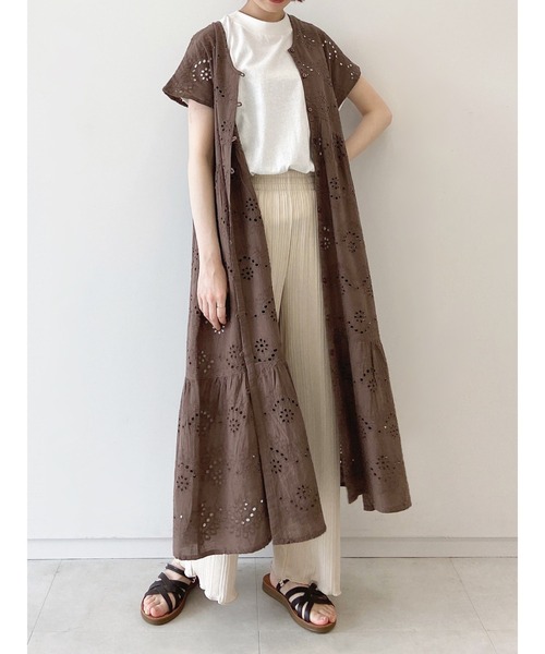 Samansa Mos2 blue（サマンサモスモスブルー）の「シフリーワンピース（ワンピース・レディース・オフホワイト/ブラック/ブラウン・ﾌﾘ-）」の3枚目の写真