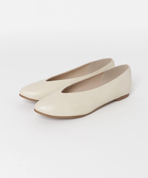 URBAN RESEARCH DOORS（アーバンリサーチドアーズ）の「Vカットパンプス（パンプス・レディース・グレー系その他/ブラック/ホワイト系その他・36/37/35/38）」の5枚目の写真