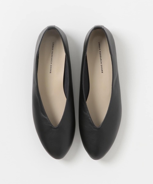 URBAN RESEARCH DOORS（アーバンリサーチドアーズ）の「Vカットパンプス（パンプス・レディース・グレー系その他/ブラック/ホワイト系その他・36/37/35/38）」の8枚目の写真