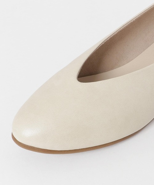 URBAN RESEARCH DOORS（アーバンリサーチドアーズ）の「Vカットパンプス（パンプス・レディース・グレー系その他/ブラック/ホワイト系その他・36/37/35/38）」の11枚目の写真