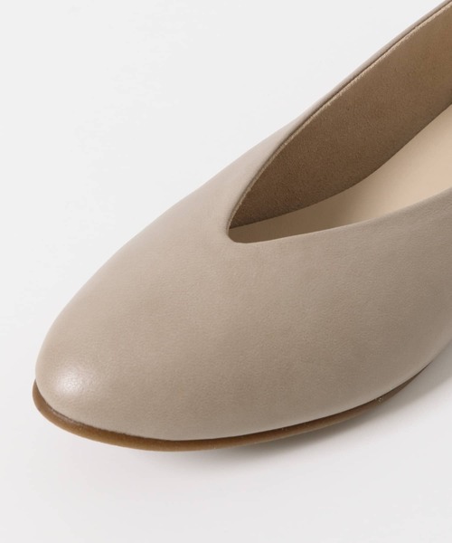 URBAN RESEARCH DOORS（アーバンリサーチドアーズ）の「Vカットパンプス（パンプス・レディース・グレー系その他/ブラック/ホワイト系その他・36/37/35/38）」の12枚目の写真