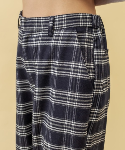 RASVOA(ラスボア)の「チェックストレートパンツ(その他パンツ・レディース・イエロー/ブラック/ネイビー・FREE)」の18枚目の写真
