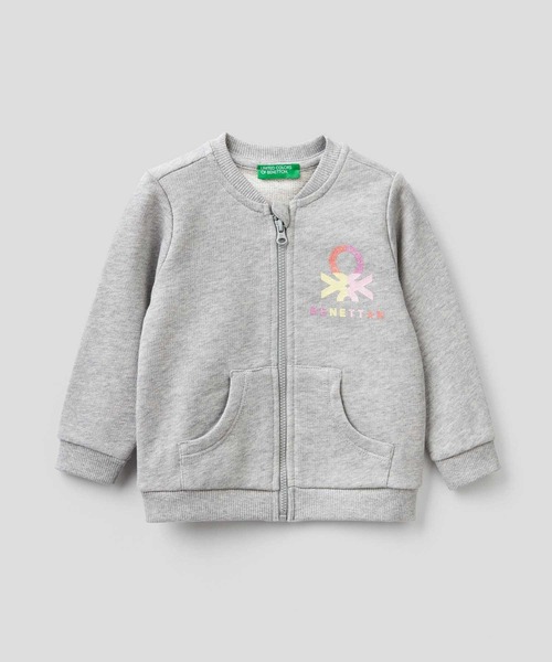 BENETTON (UNITED COLORS OF BENETTON)（ベネトンユナイテッドカラーズオブベネトン）の「キッズロゴフリルポケットジップスウェットカーディガンG（カーディガン/ボレロ・キッズ・グレー/ピンク・98/90/104/82）」の2枚目の写真