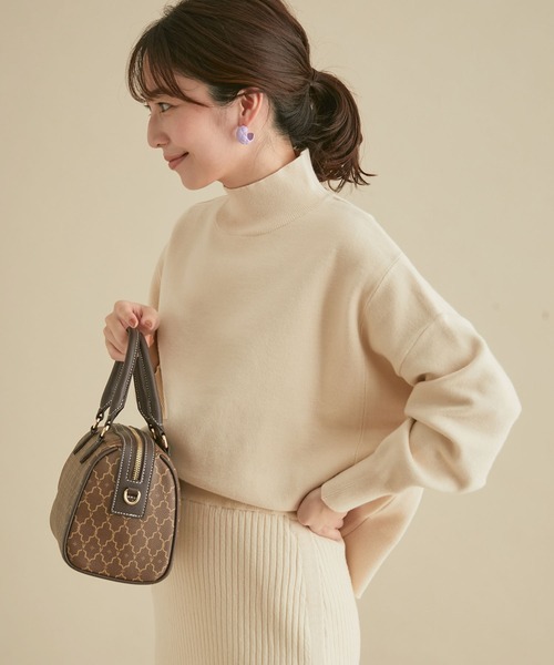 VIS（ビス）の「【セットアップ対応】ゆったりしたフォルムがかわいいハイネックミラノリブプルオーバー（ニット/セーター・レディース・ブラック/サックスブルー/キナリ/ブラウン系その他2・FREE）」の2枚目の写真