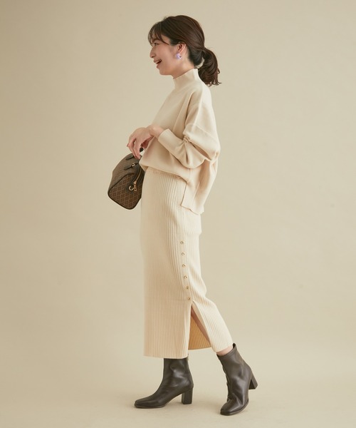 VIS（ビス）の「【セットアップ対応】ゆったりしたフォルムがかわいいハイネックミラノリブプルオーバー（ニット/セーター・レディース・ブラック/サックスブルー/キナリ/ブラウン系その他2・FREE）」の5枚目の写真