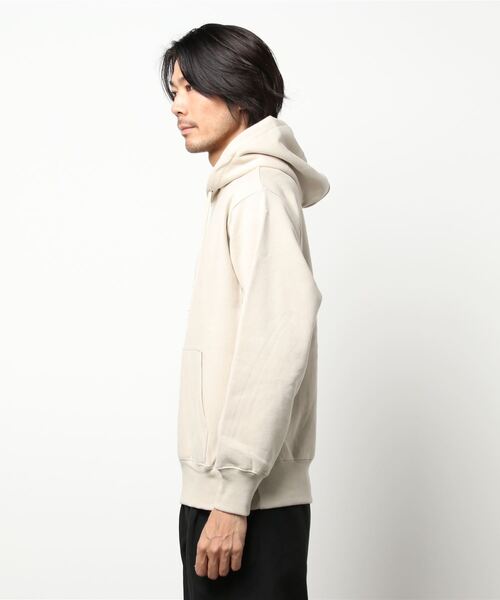 United Athle(ユナイテッドアスレ)の「【United Athle/ユナイテッドアスレ】12.0オンス ヘヴィーウェイト スウェット プルオーバー パーカー(裏起毛)(パーカー・メンズ・アッシュグレー/ベージュ・SMALL/MEDIUM/X-LARGE/XX-LARGE/LARGE)」の4枚目の写真