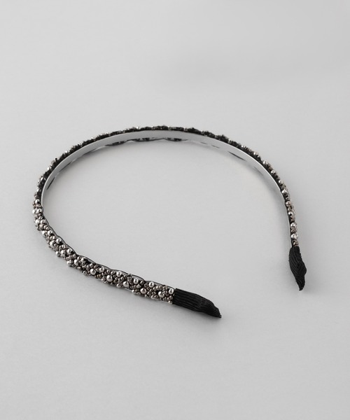 ANEMONE(アネモネ)の「ビーズ刺しゅうスリムカチューシャ(カチューシャ・レディース・ホワイト/ブラック・FREE)」の7枚目の写真