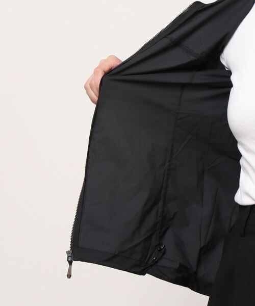 ARC'TERYX（アークテリクス）の「ARC'TERYX SQUAMISH HOODYアークテリクス スコーミッシュ フーディー マウンテンパーカー（マウンテンパーカー・レディース・ブラック・SMALL/MEDIUM）」の8枚目の写真